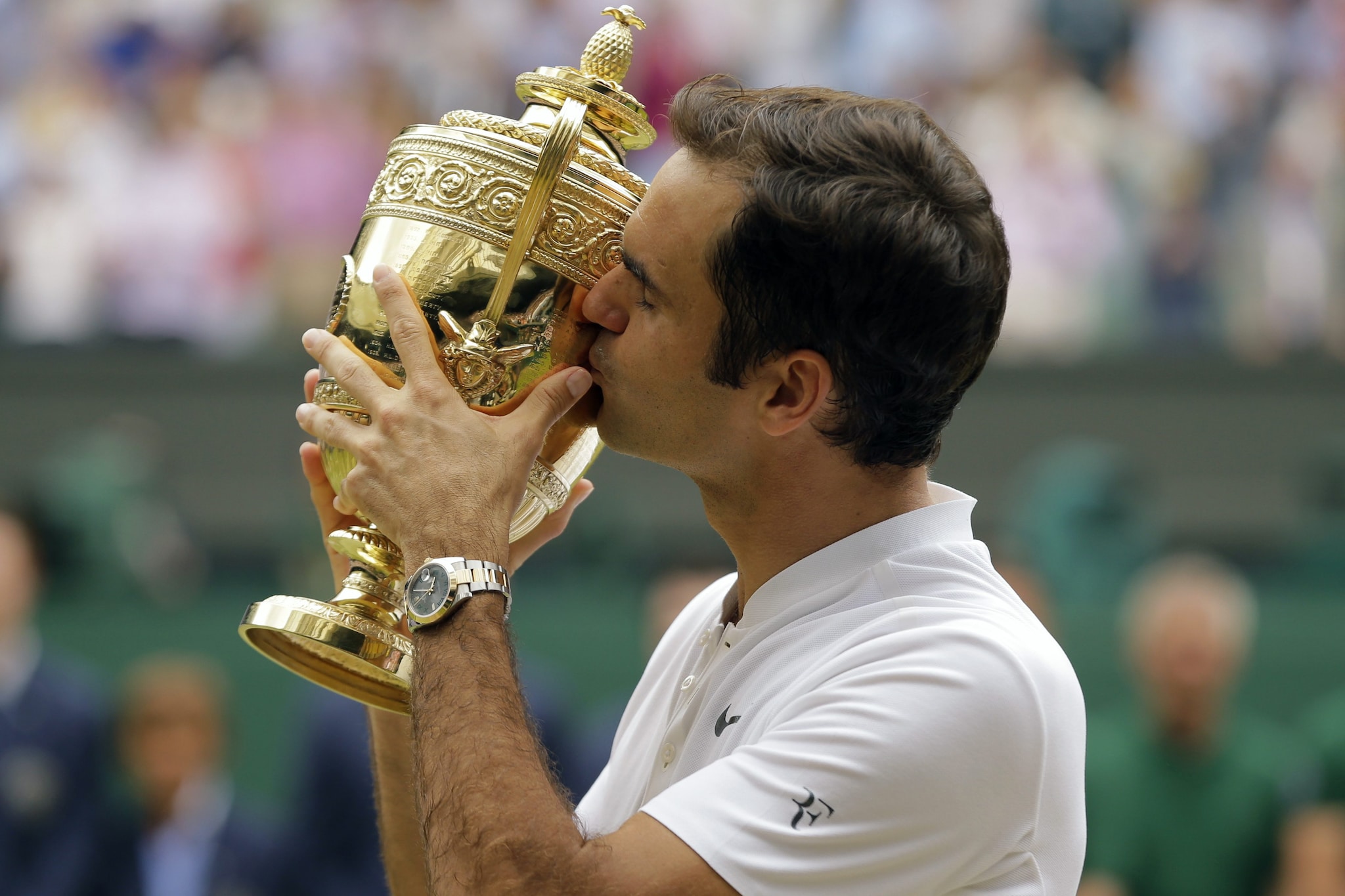 Federer ha vinto Wimbledon 8 volte, record assoluto. Roger ha vinto in totale 20 titoli dello Slam.