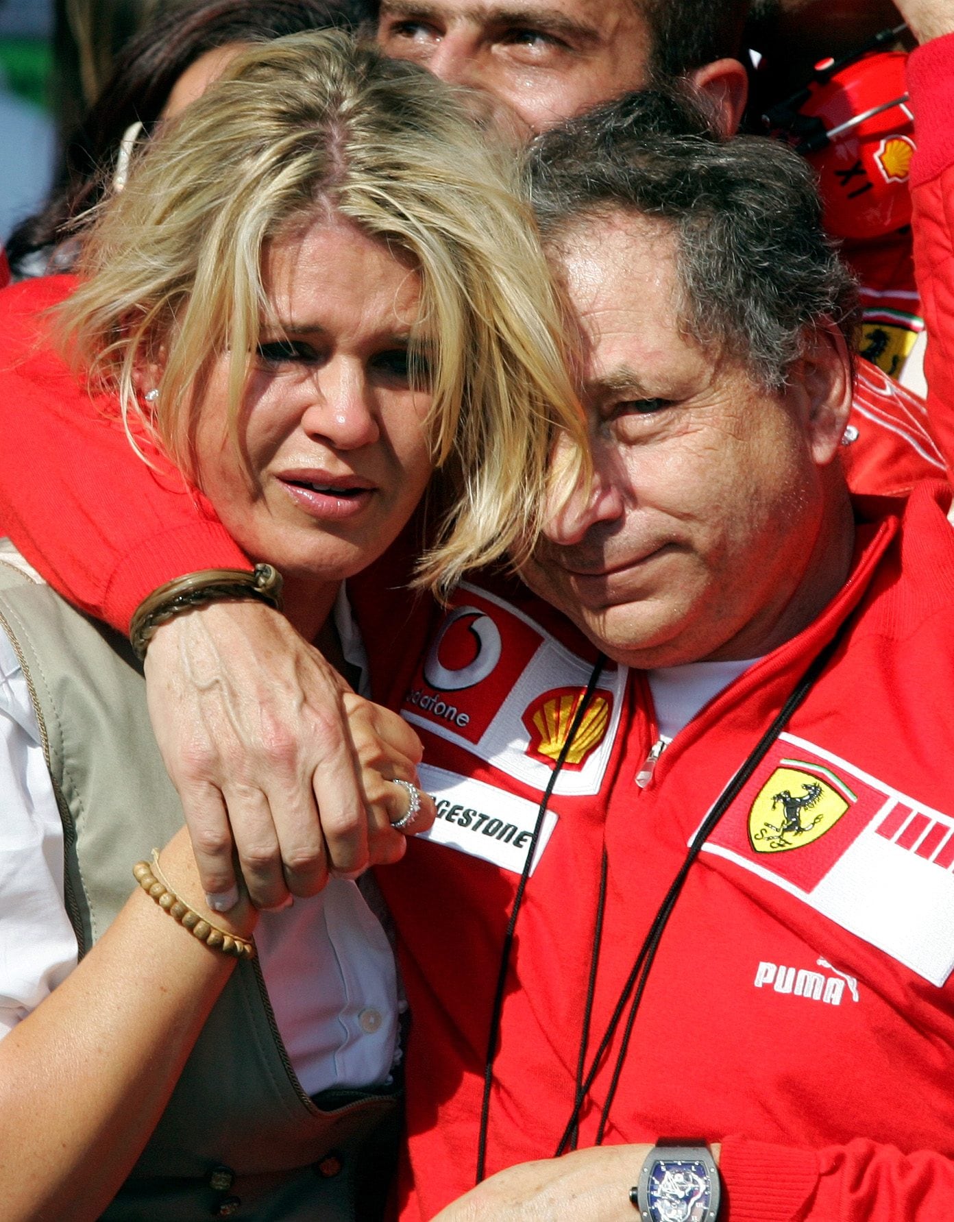 Corinna, la moglie di Schumacher, e Jean Todt commossi dopo una vittoria a Monza.