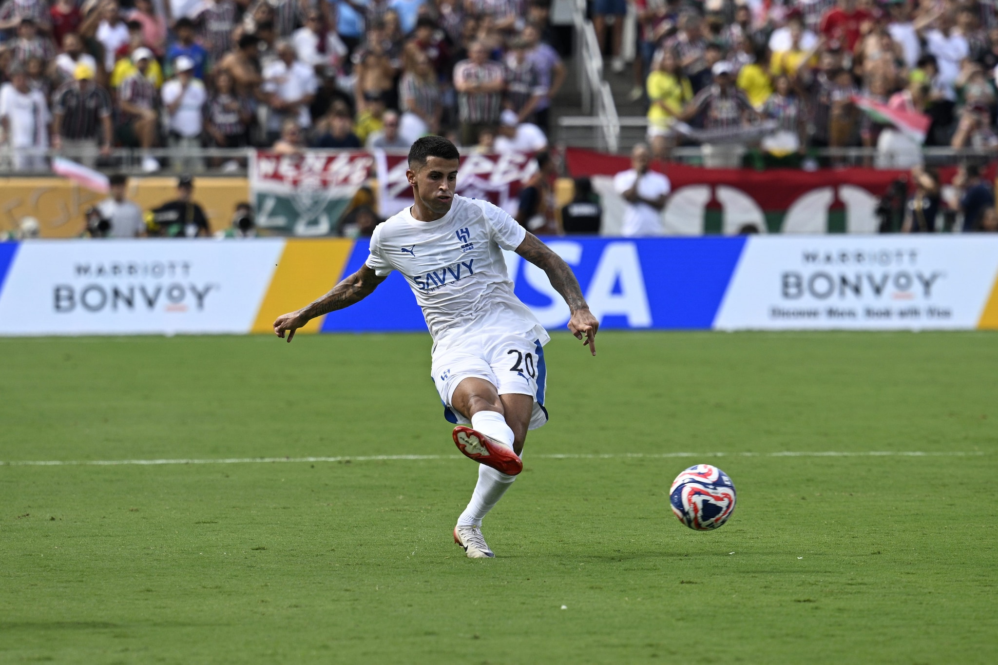 Cancelo in azione con l’Al Hilal.