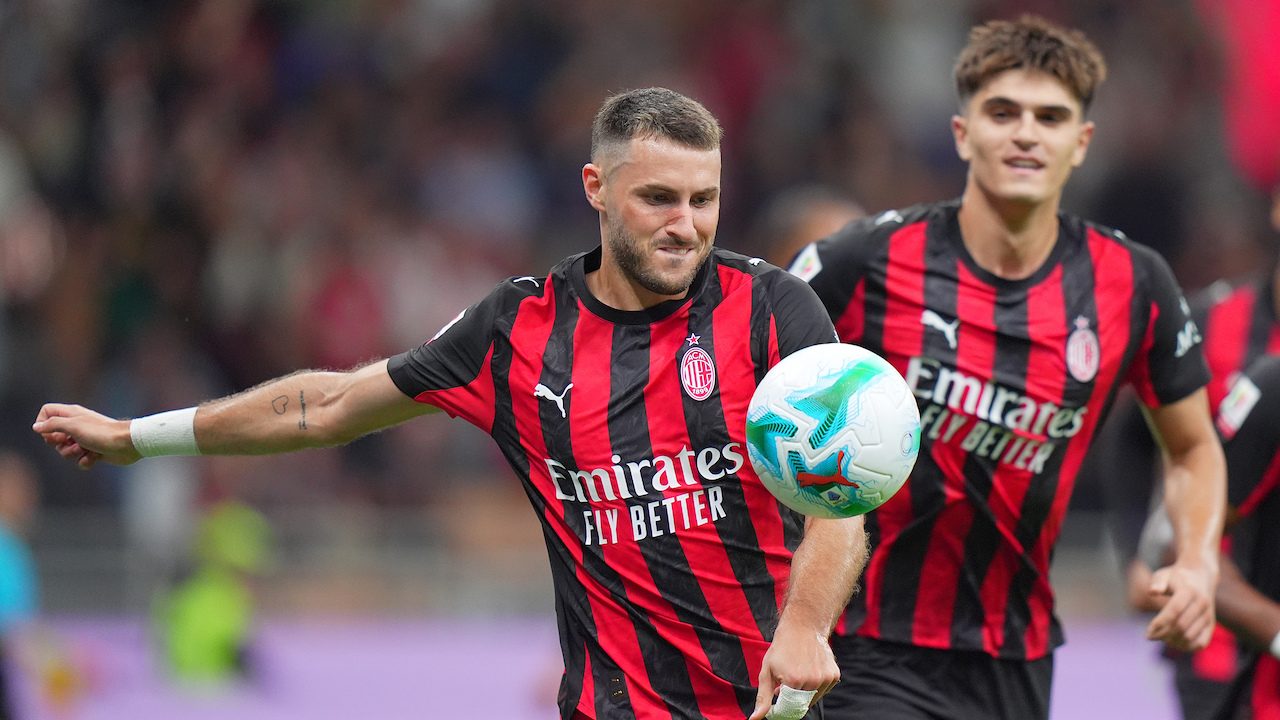 Gimenez si opera dopo l’infortunio: fissato il rientro, cosa succede ora al Milan sul mercato