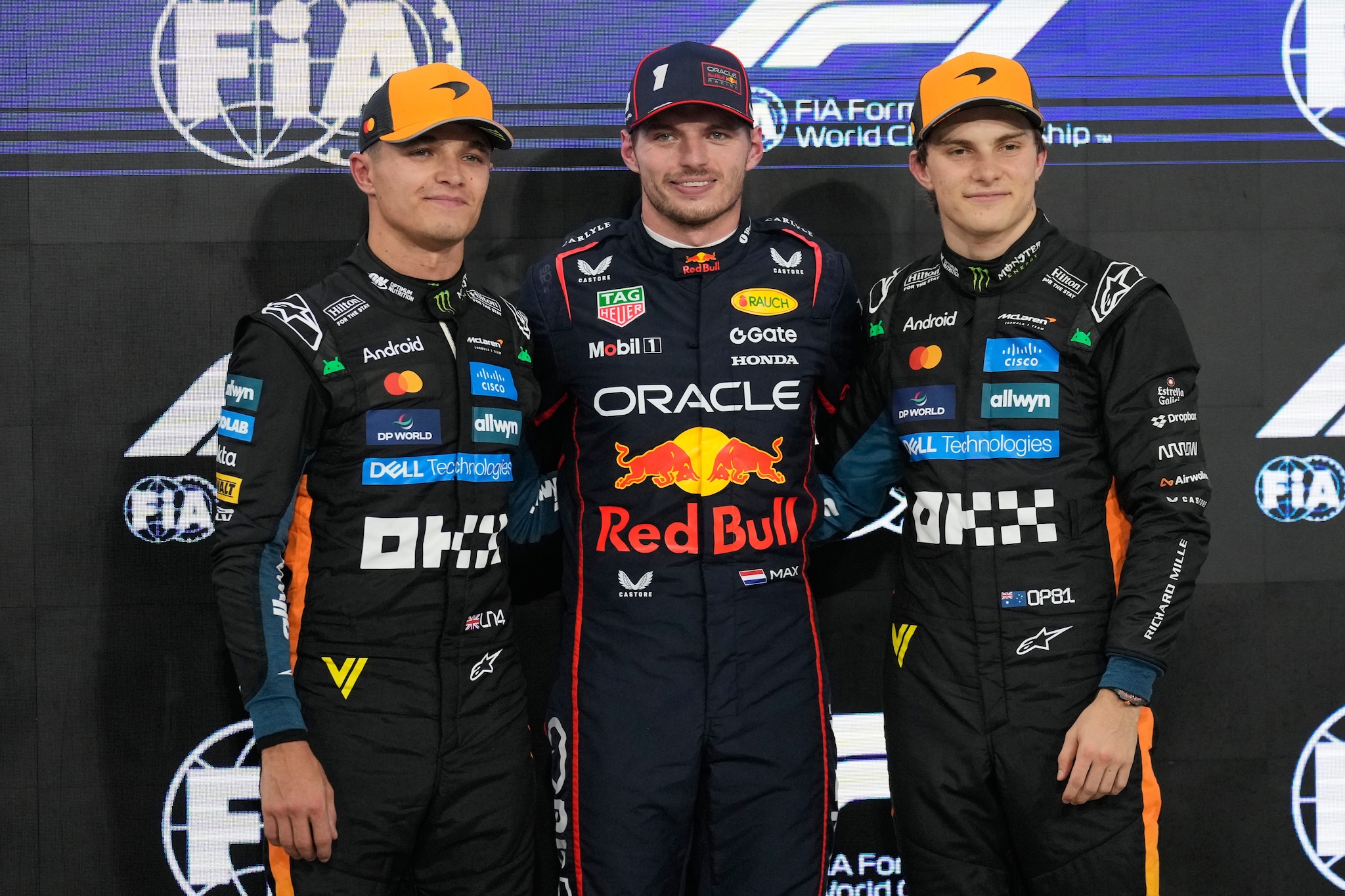 I primi tre classificati del mondiale piloti, in ordine: Lando Norris, Max Verstappen e Oscar Piastri.