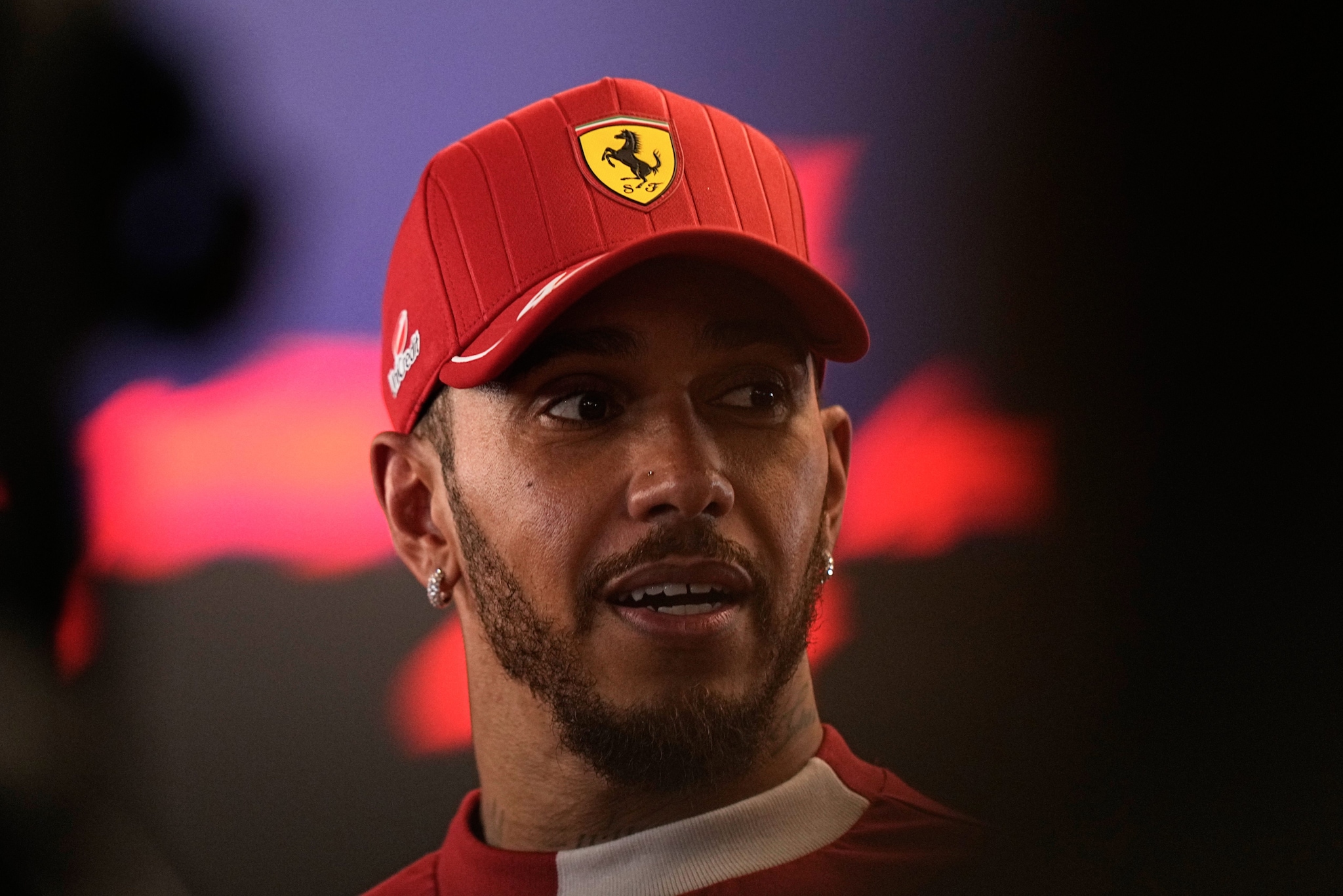 Una stagione senza nemmeno un podio. Peggio era impossibile per Hamilton con la Ferrari.