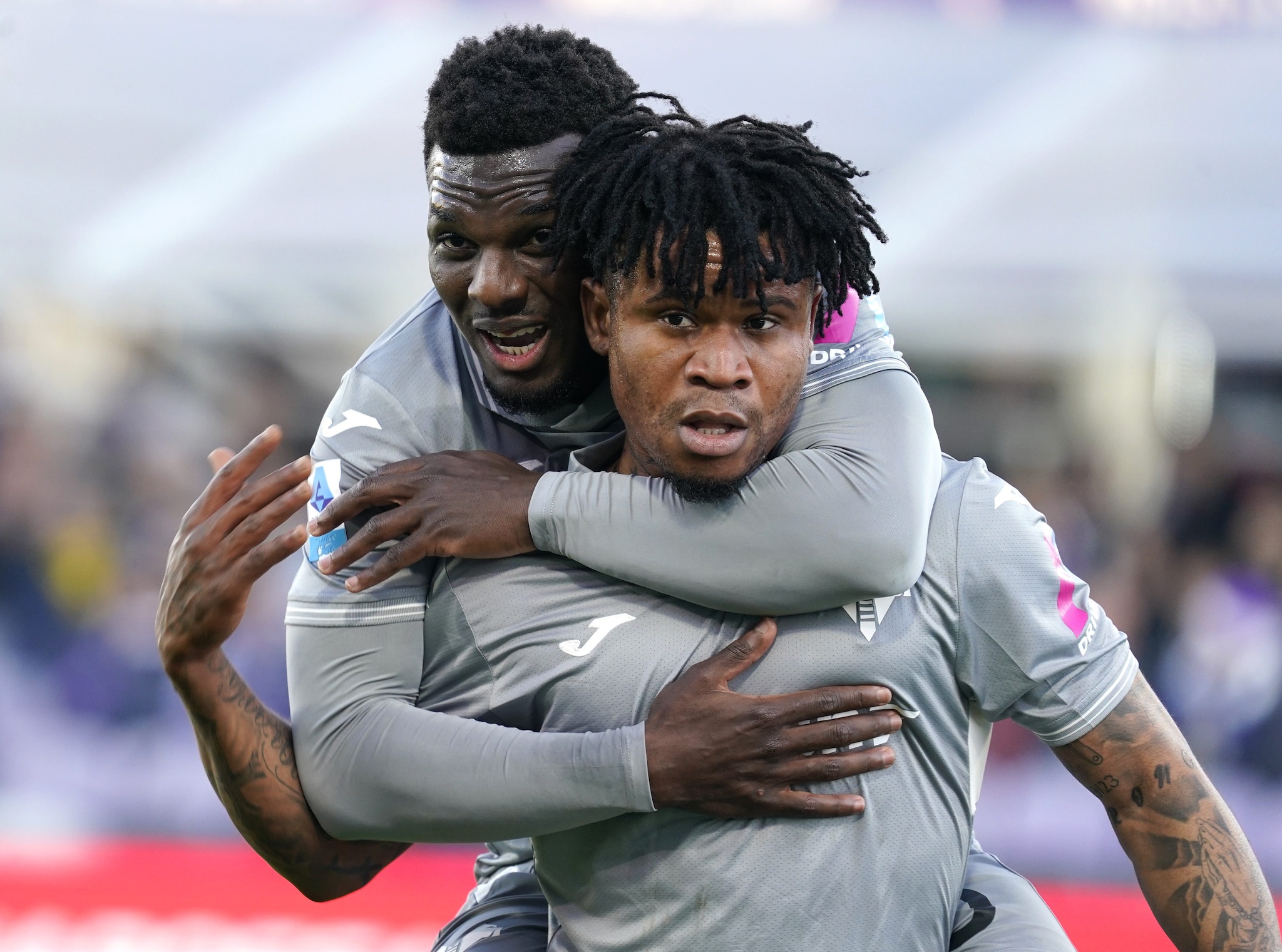 Psicodramma Fiorentina, due gol di Orban schiantano la Viola sempre più ultima: la beffa arriva al 93'