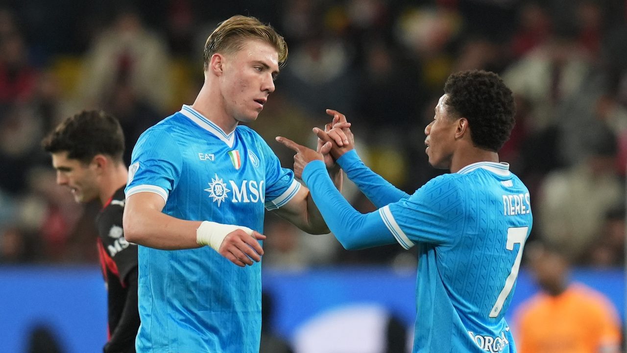 Il Napoli è la prima finalista della Supercoppa: Conte si prende la rivincita su Allegri, Milan ko