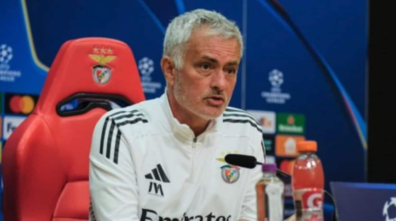José Mourinho non è d'accordo con l'analisi di Conte su Benfica-Napoli: "Mi sa di scusa"