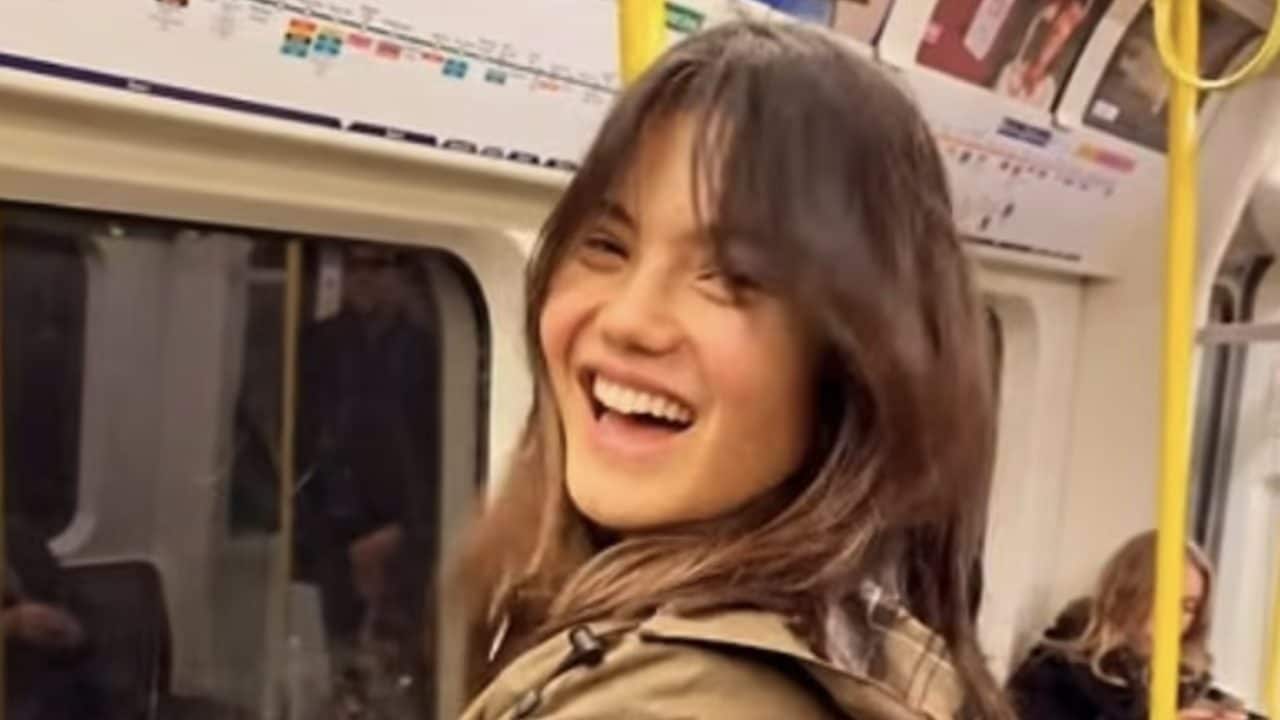 Emma Raducanu controcorrente, rinuncia alle Maldive per stare a casa: si gode la metropolitana