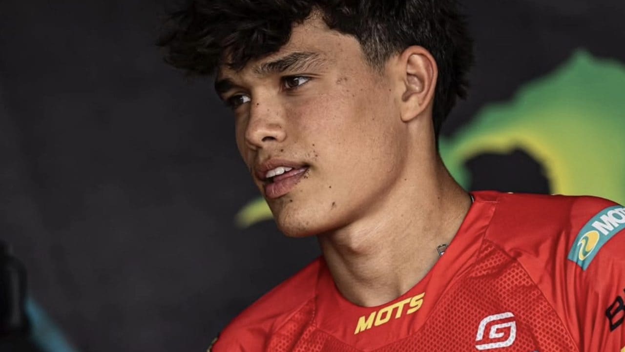 Enzo Badenas morto dopo un tremendo incidente in allenamento: il pilota aveva 17 anni