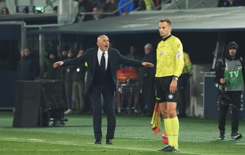 Spalletti grida "come?" al Quarto Uomo dopo il gesto di Lucumì su Conceicao.