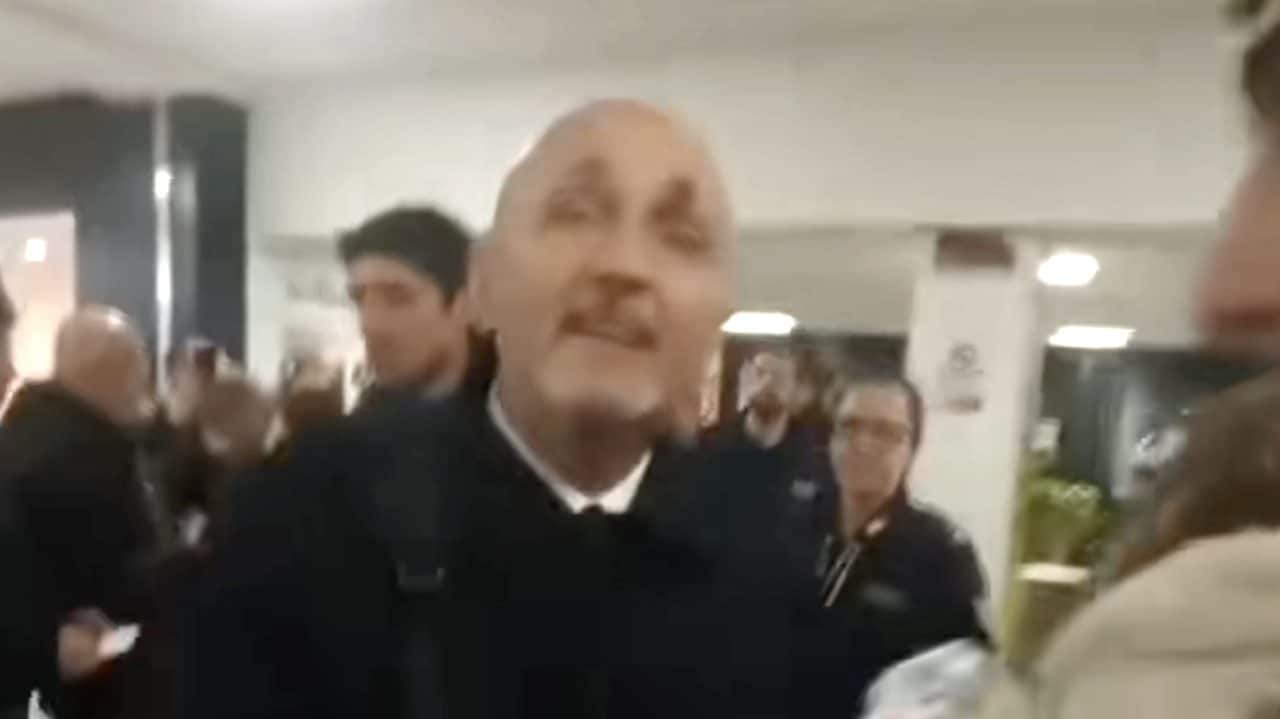 Spalletti incalzato da un tifoso: "Mister si vince lo Scudetto", la risposta è senza filtri