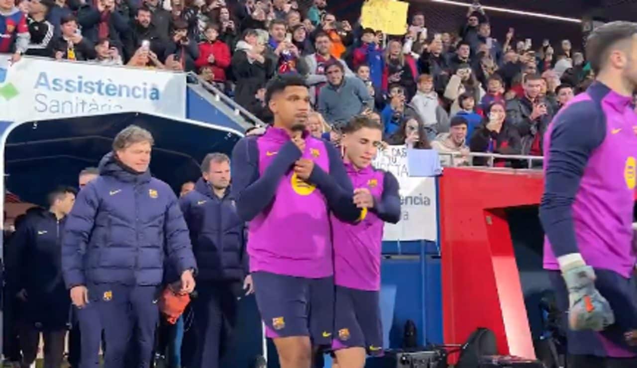 Araujo in campo dopo i problemi di salute mentale: non si allenava con il Barcellona da un mese