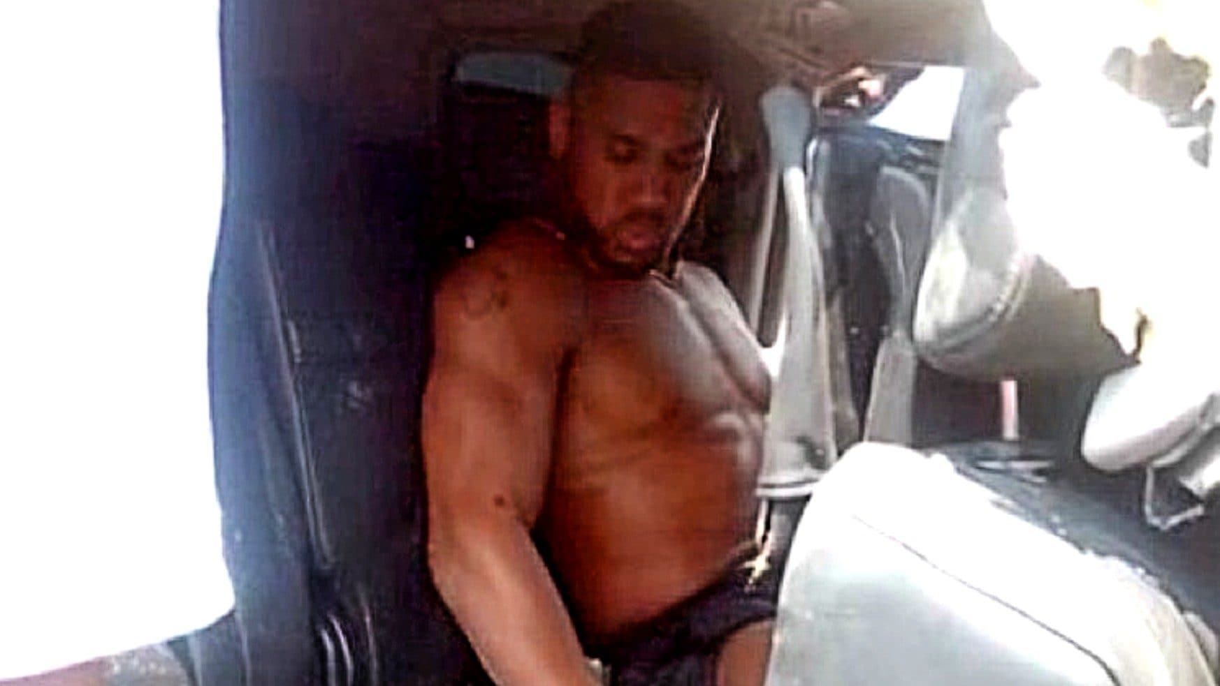 Anthony Joshua coinvolto in un violento incidente con un camion: due morti nello scontro