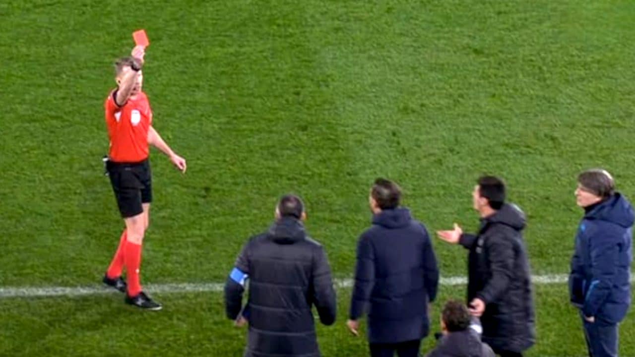 Incredibile in Spagna, in Getafe-Elche l'arbitro espelle un altro arbitro: la motivazione è surreale