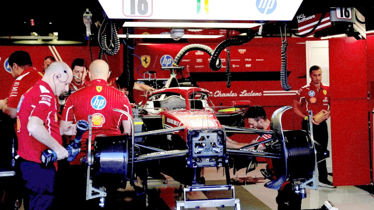 L'azzardo Ferrari sul nuovo motore F1 per rispondere al trucco della Mercedes: scelta estrema a Maranello