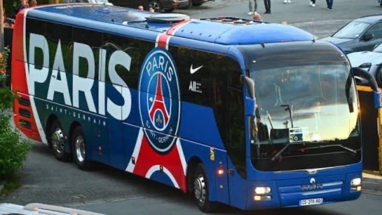 Il pullman del PSG preso a sassate: tensione a Bilbao dopo la partita di Champions League