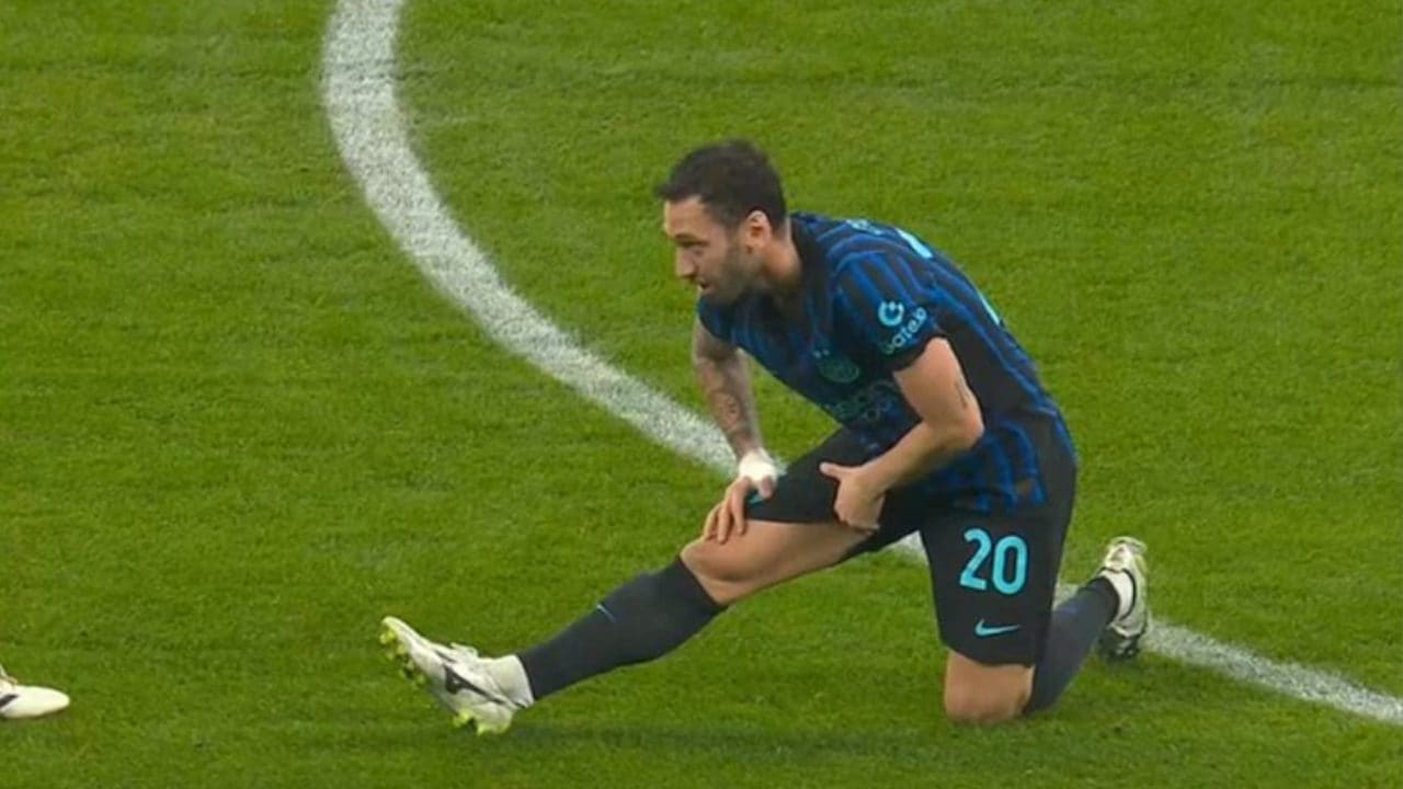 Calhanoglu infortunato dopo solo 10 minuti di Inter-Liverpool: poco dopo tocca ad Acerbi andare KO