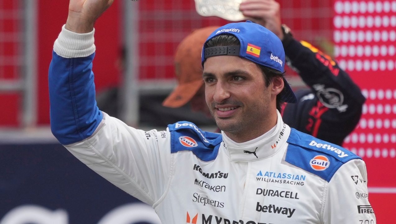 Carlos Sainz fa un regalo a ogni componente della Williams, a loro scrive una lettera commovente