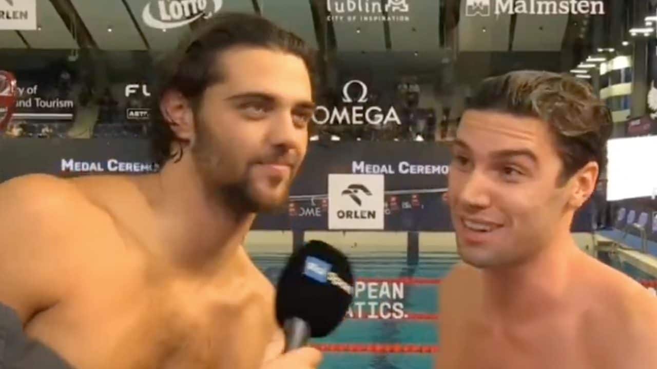 Ceccon e l'intervista virale con Mora agli Europei di nuoto: "Ma che pirla. Mi subisce molto"