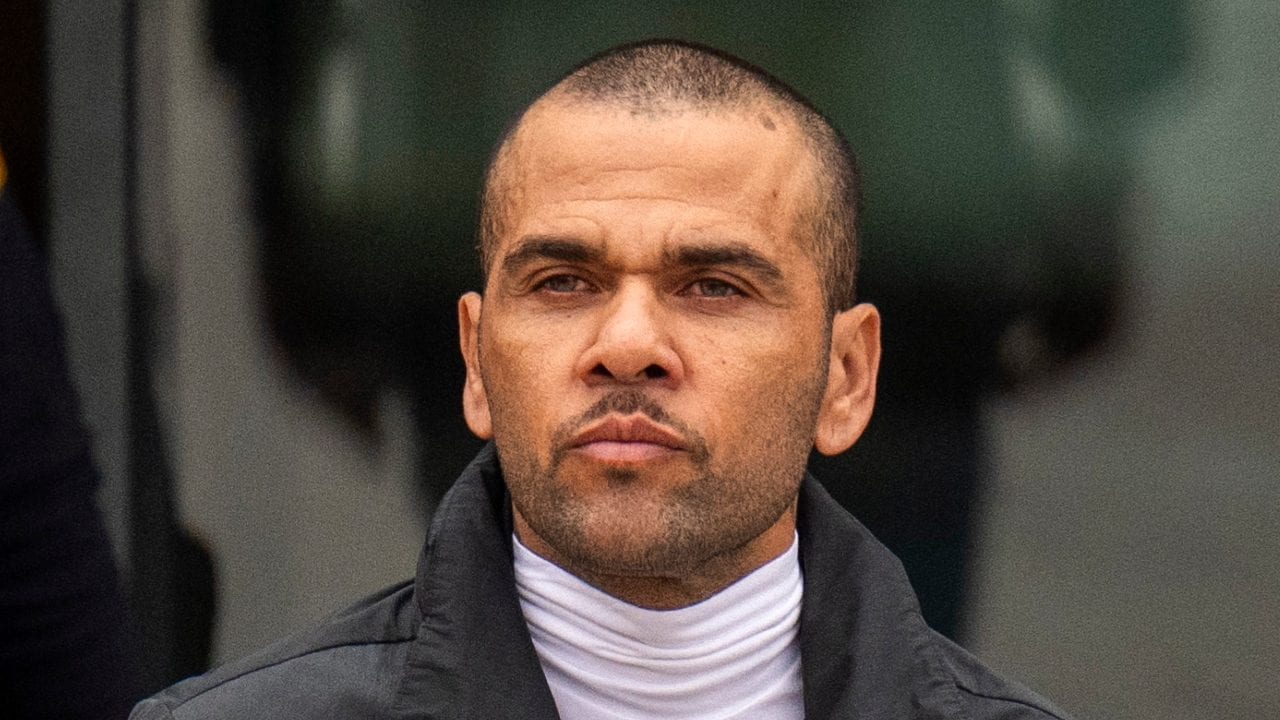 Dani Alves compra una squadra per tornare a giocare a 42 anni dopo il caso di violenza sessuale
