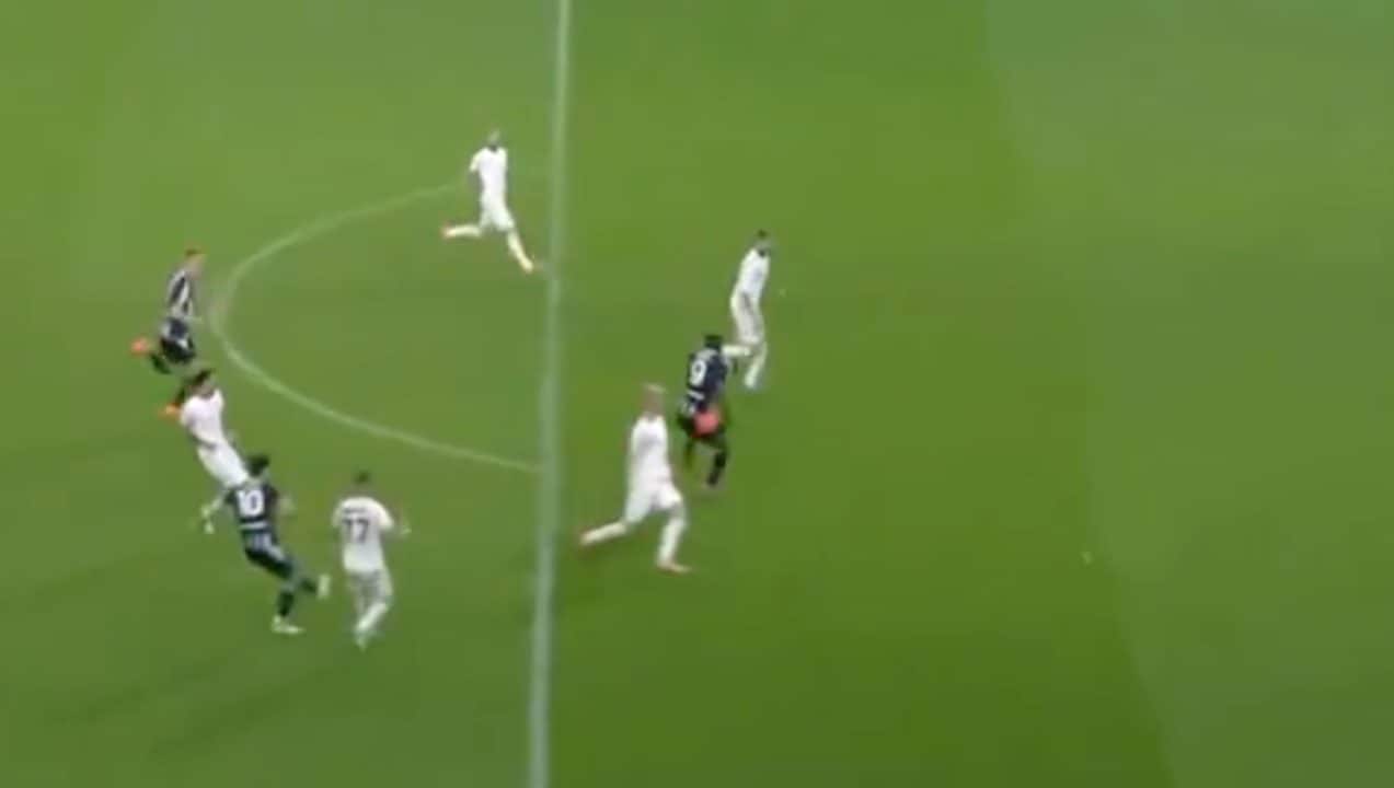 Perché il gol di Davis in Udinese-Lazio è stato assegnato nonostante un tocco di braccio