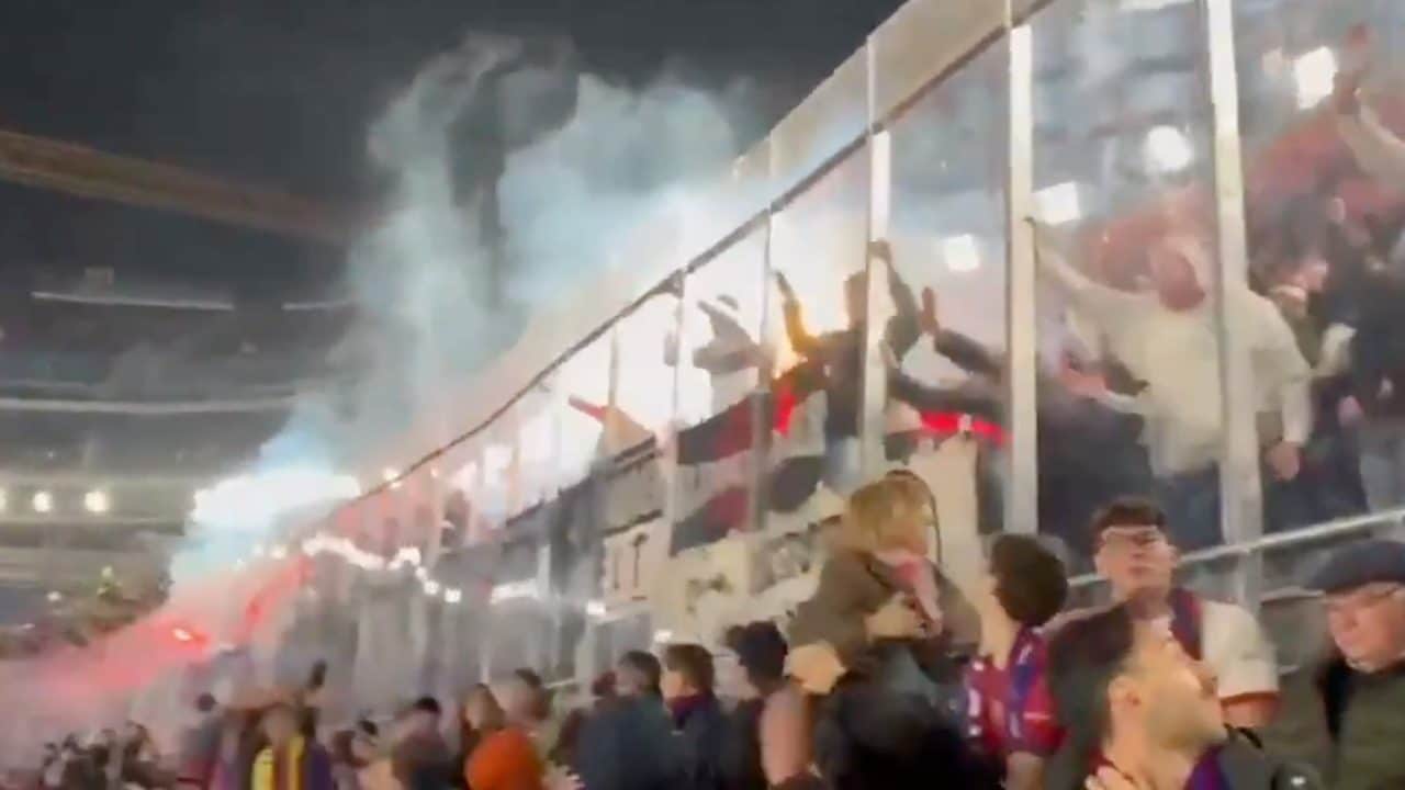 Il ritorno del Barça al Camp Nou in Champions rovinato dai tifosi dell'Eintracht: caos sugli spalti