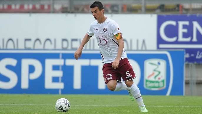 Emerson in azione con il Livorno.