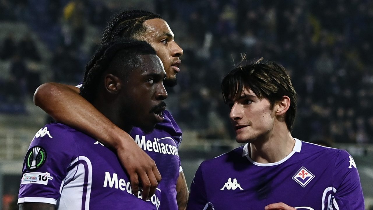 La Fiorentina rialza la testa vincendo contro la Dinamo in Conference: gol di Kean e Gudmundsson