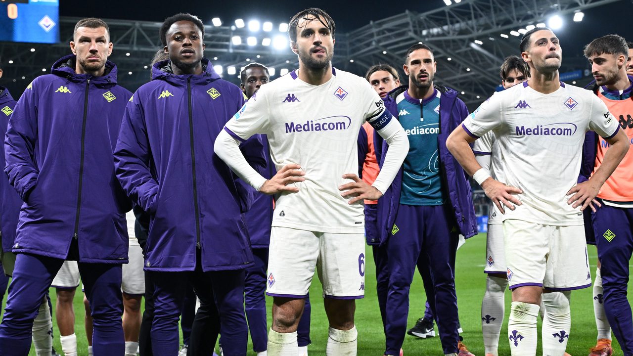 Come fa la Fiorentina a ritrovarsi ultima in classifica e perché non riesce a uscire dalla crisi