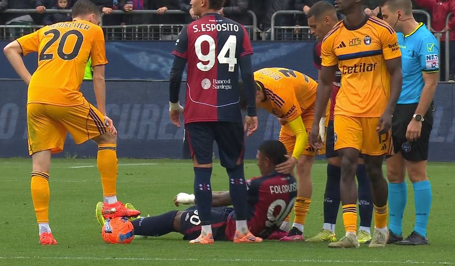 Folorunsho non riesce a proseguire.