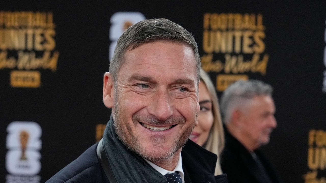 Doni racconta cosa Francesco Totti chiese di fare a un cameriere: "Gli offrì mille euro"