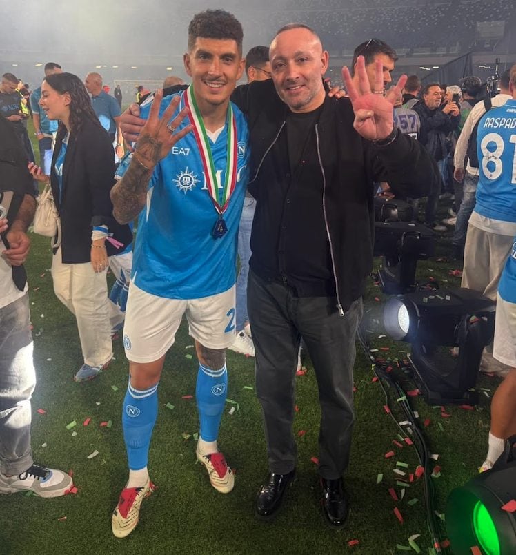 Giuffredi con Di Lorenzo dopo la vittoria dell’ultimo Scudetto a Napoli.