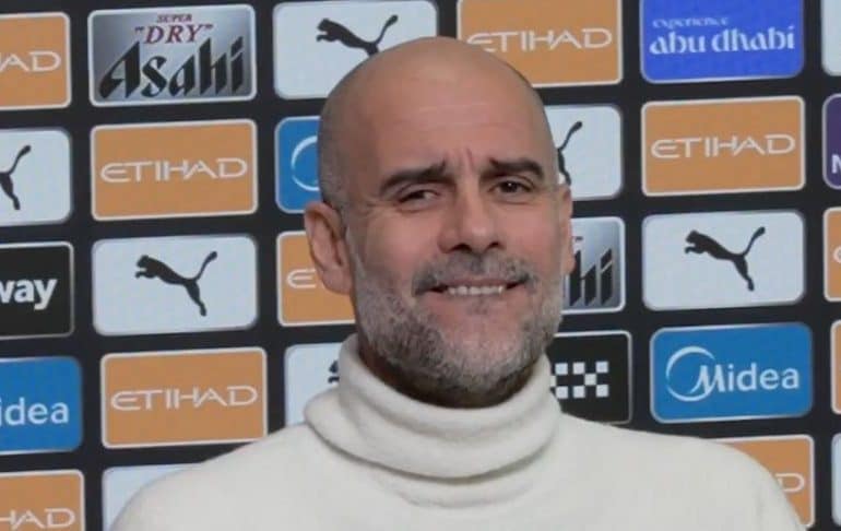 Guardiola ironico col giornalista in conferenza: frecciata su calciomercato e "notizie distorte"