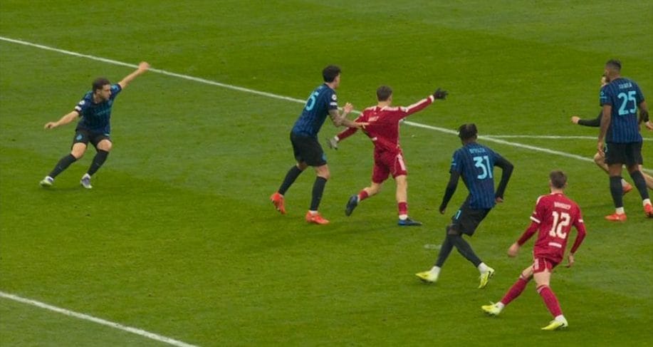 Il VAR toglie e il VAR dà al Liverpool, Inter beffata e sconfitta su rigore a San Siro