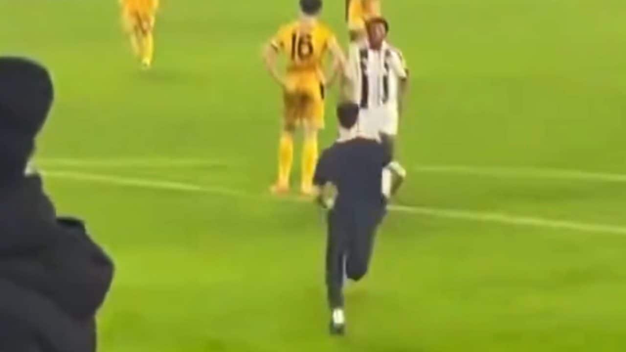 Cosa ha fatto l'invasore di Juventus-Udinese: quello che la regia ha deciso di non mostrare