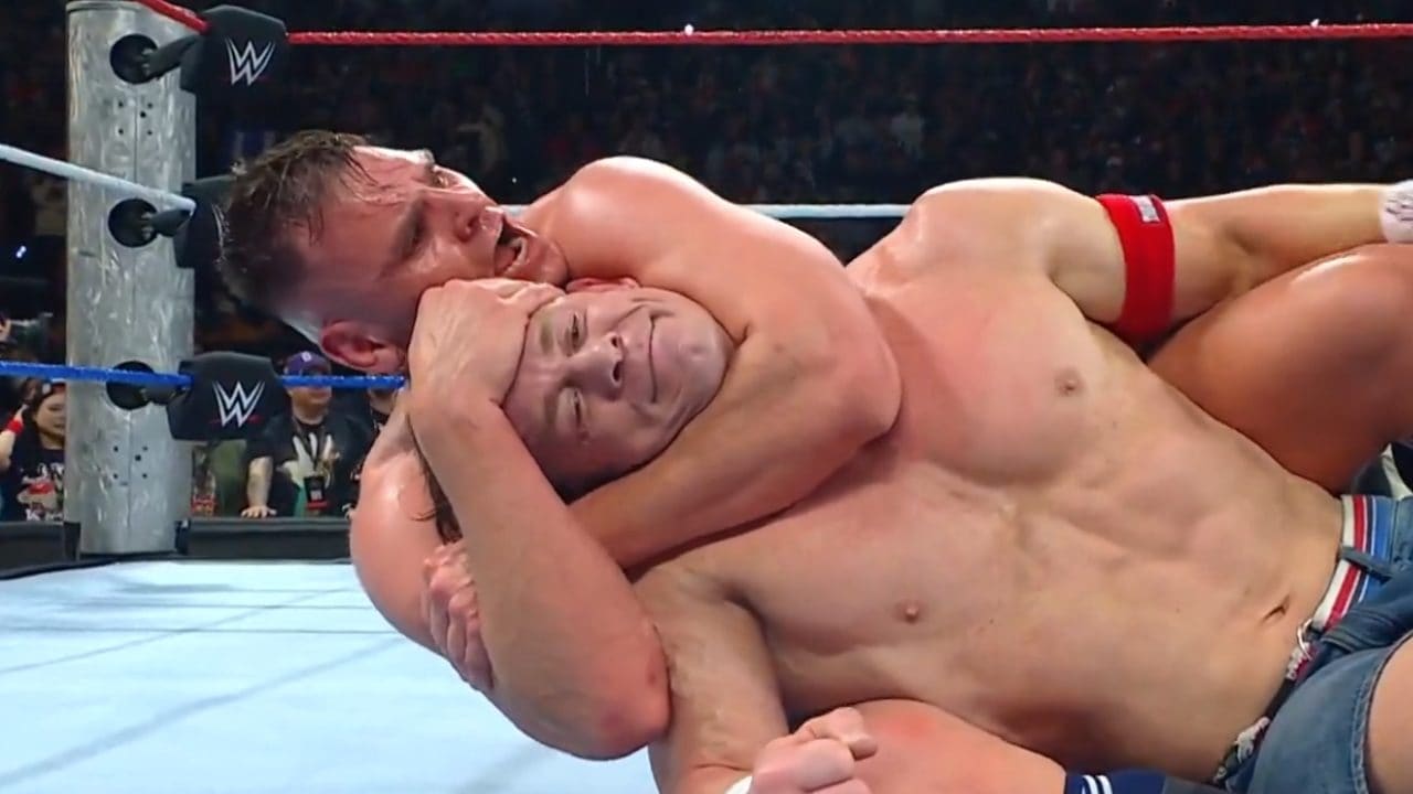 John Cena finisce la carriera in maniera umiliante, pubblico inferocito: gli scappa un sorrisetto