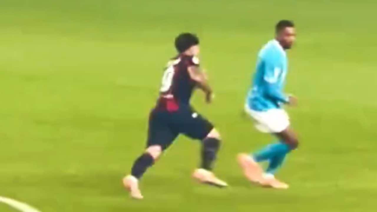L'inizio non visto di Napoli-Bologna: Juan Jesus rischia e spiega a Castro perché Conte lo ha scelto
