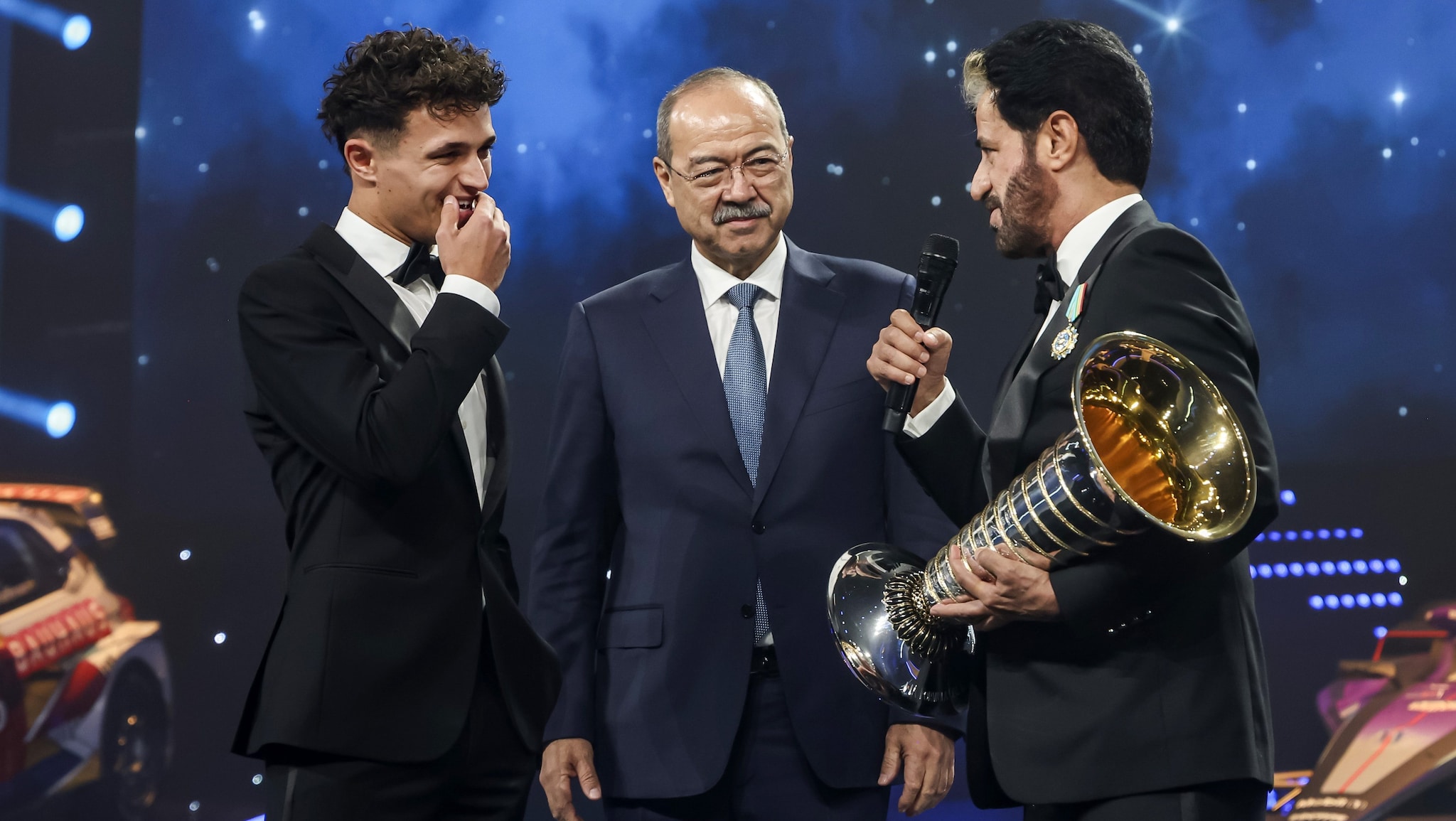 Lando Norris mette in imbarazzo Ben Sulayem al Gala FIA: sul palco infrange la regola più cara al presidente