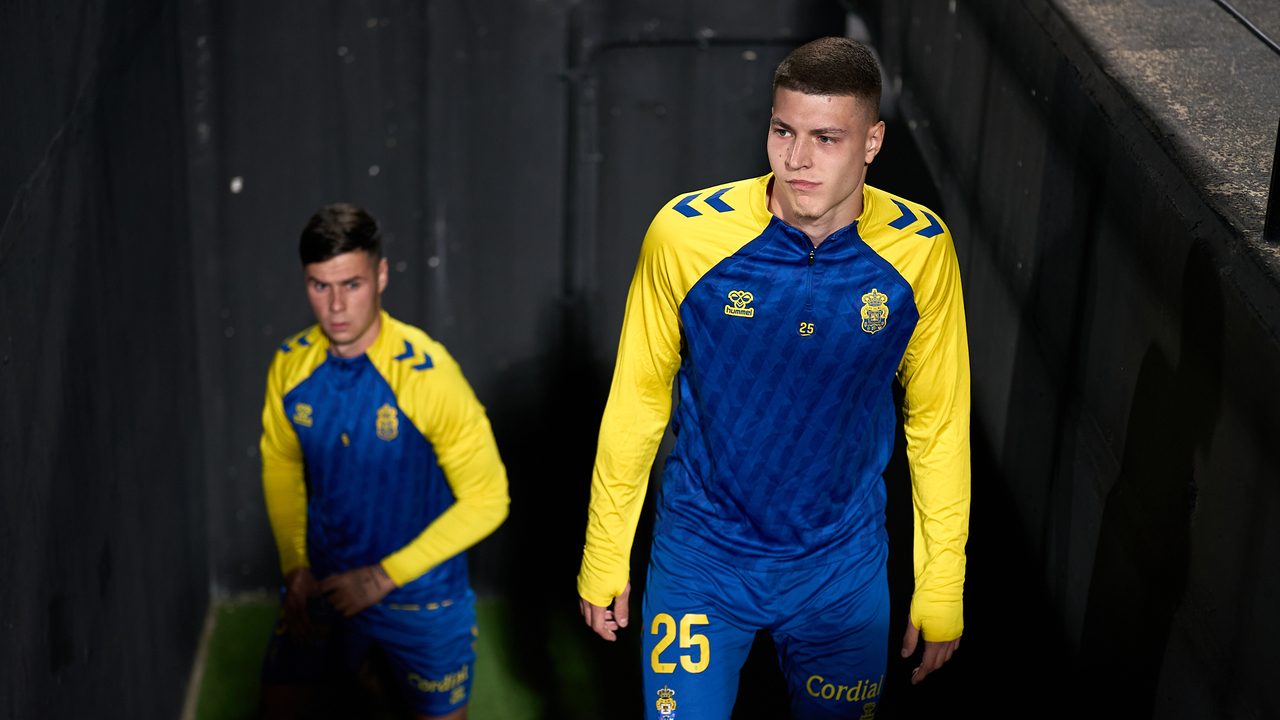 La trasferta da incubo di due giocatori del Las Palmas a Ceuta: non possono entrare in Marocco