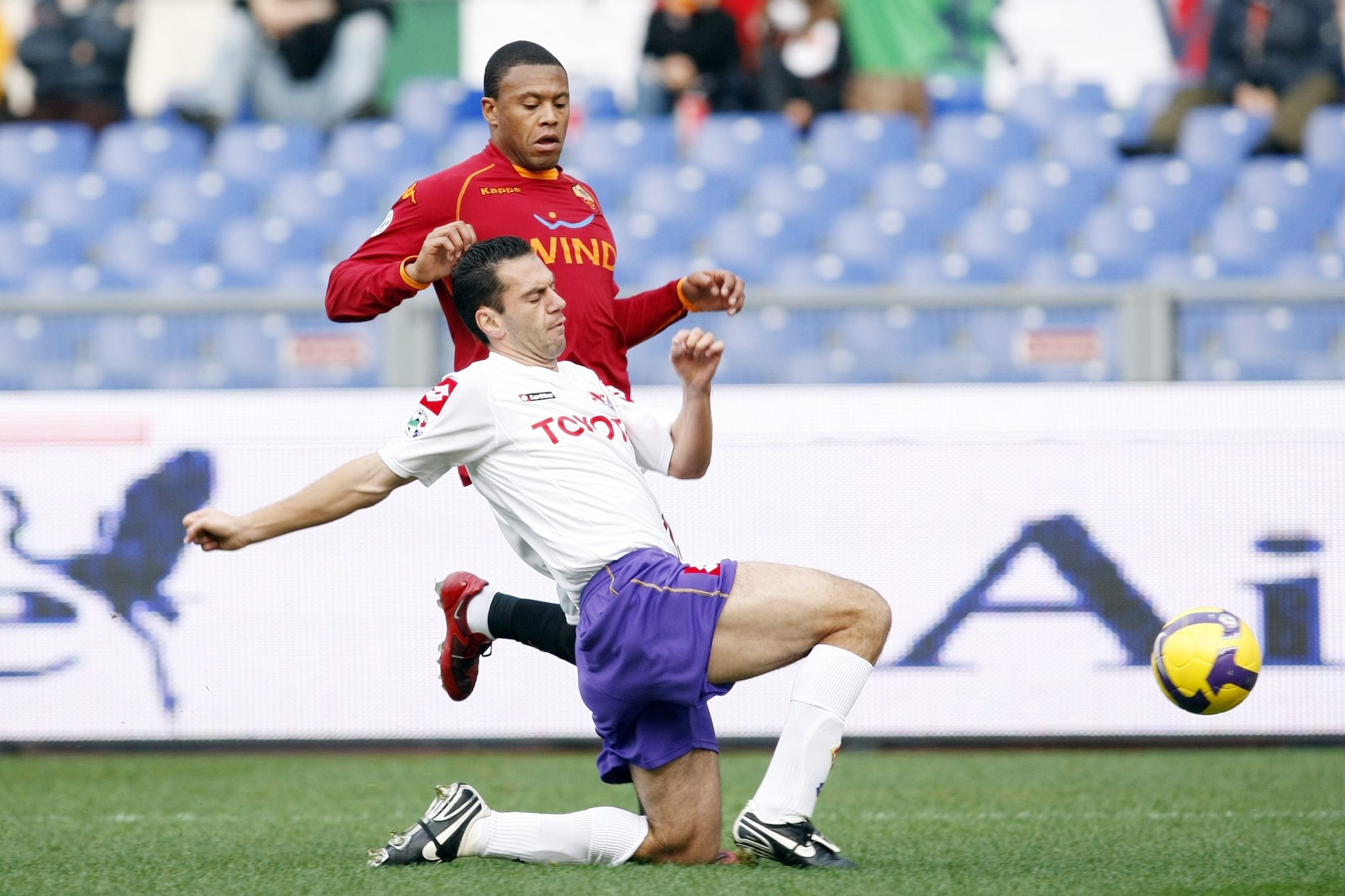 Luciano Zauri contro Julio Baptista in Roma–Fiorentina.