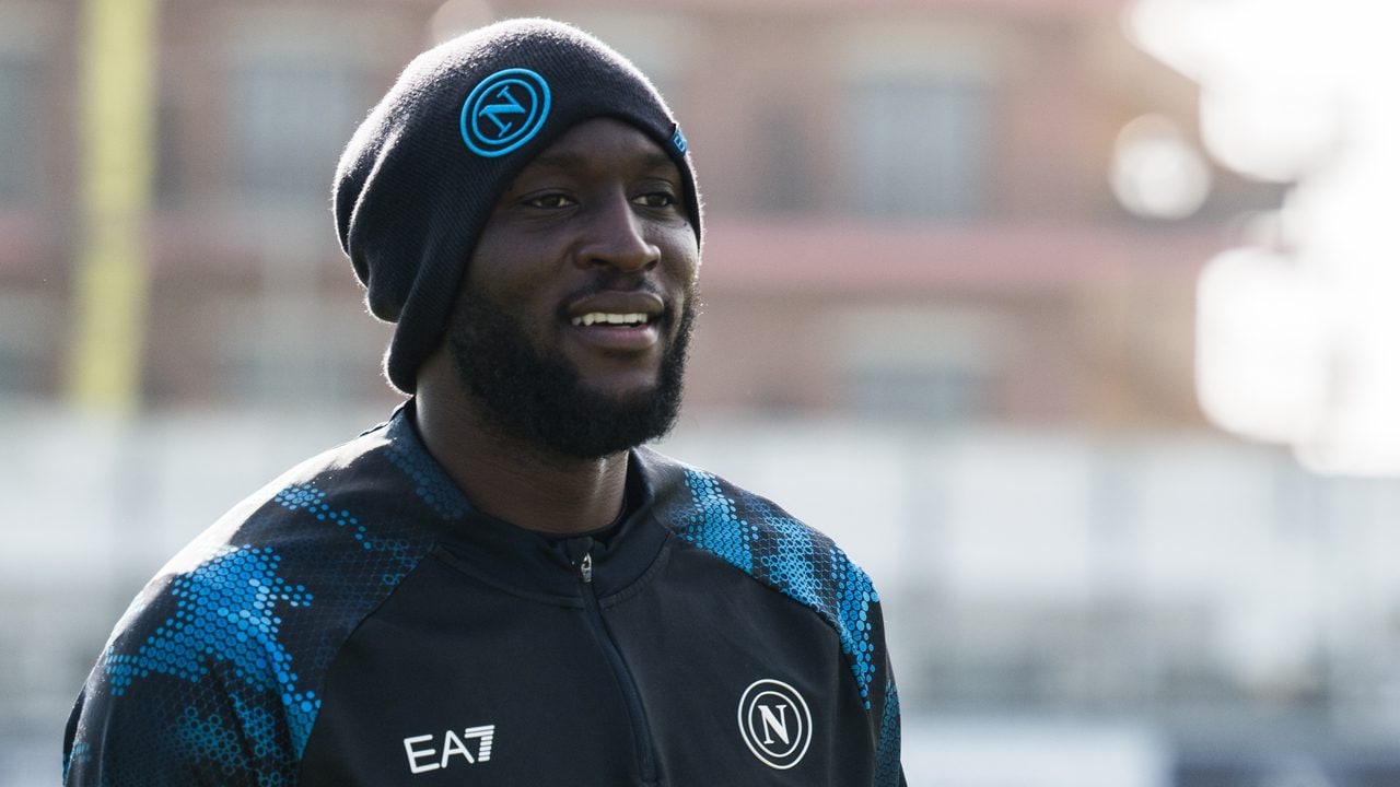 Lukaku si allena per la prima volta con il Napoli dopo l'infortunio: quando tornerà a giocare