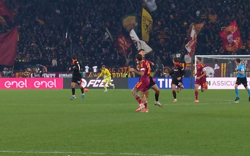 Il colpo di Mancini su Ramon.