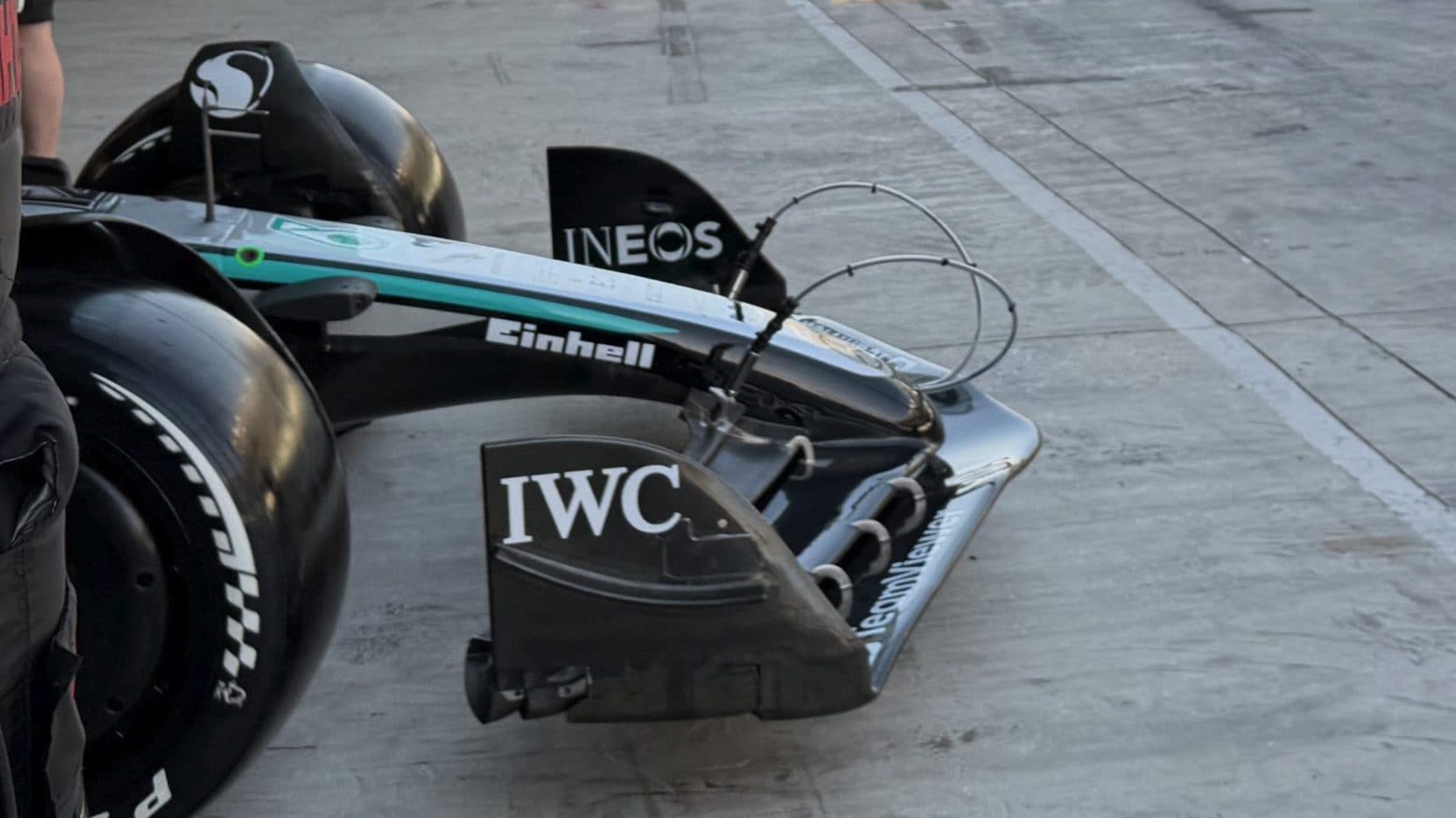 Perché Mercedes va in pista con tubi sul muso della W16 nei test F1: solo la Ferrari è già pronta