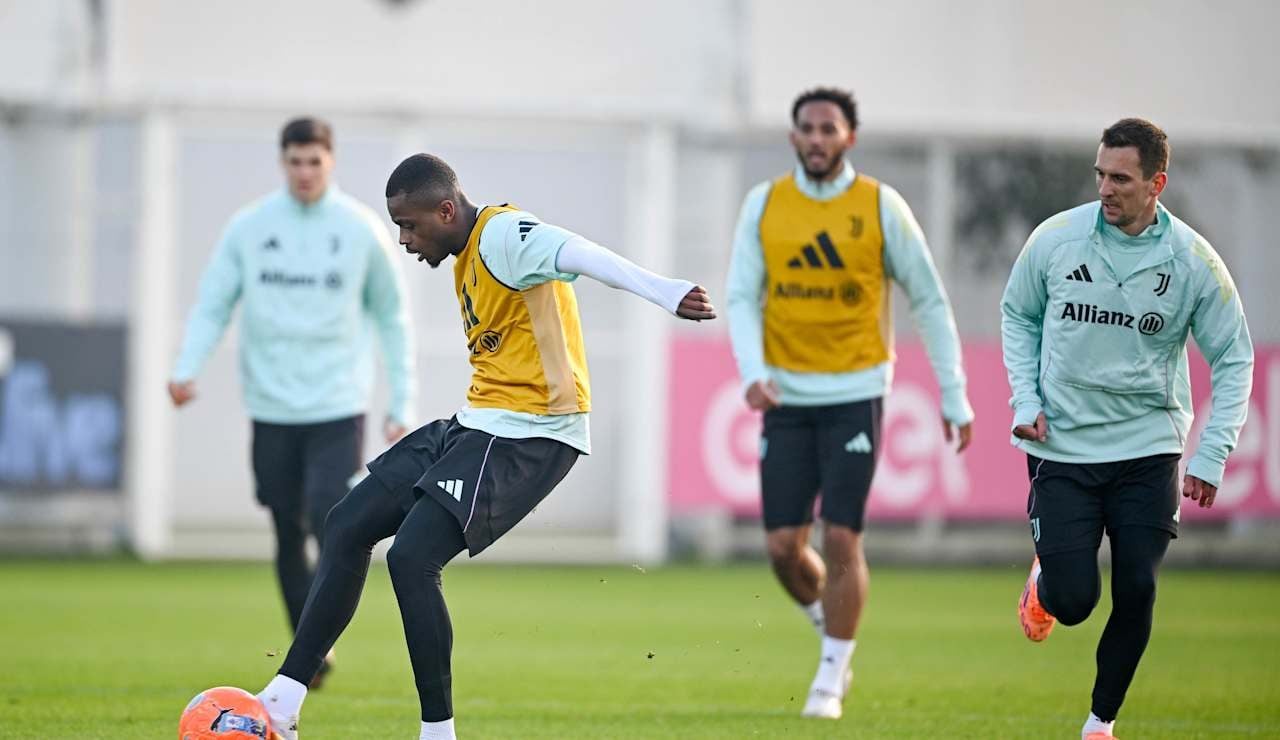 Milik durante gli allenamenti della Juventus.