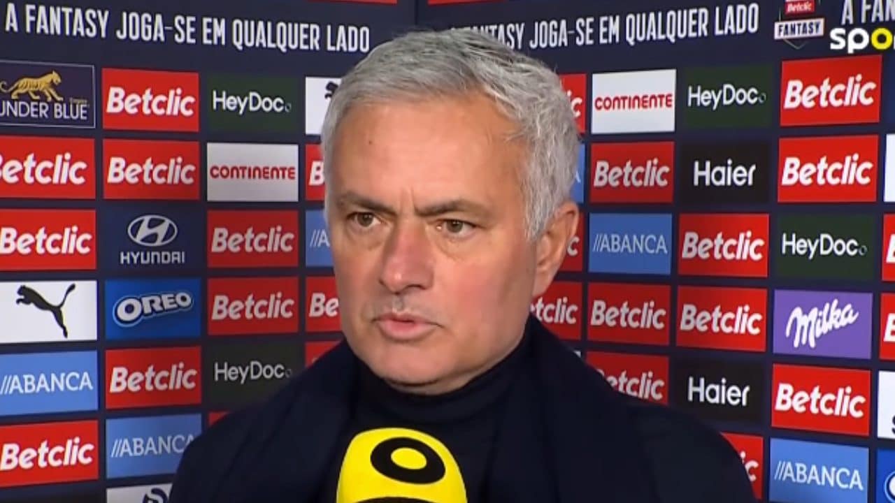 Mourinho dopo la partita del Benfica: "Grande vittoria", "Avete pareggiato", "No, abbiamo vinto"