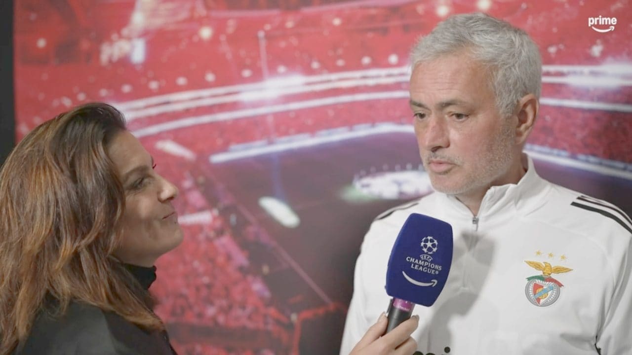 Mourinho prima di Benfica-Napoli: "Non so se Conte è una bravissima persona o un idiota totale"