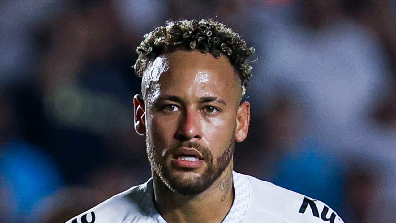 Perché Neymar va in bagno e non chiude mai la porta: un compagno allibito quando lo vede seduto