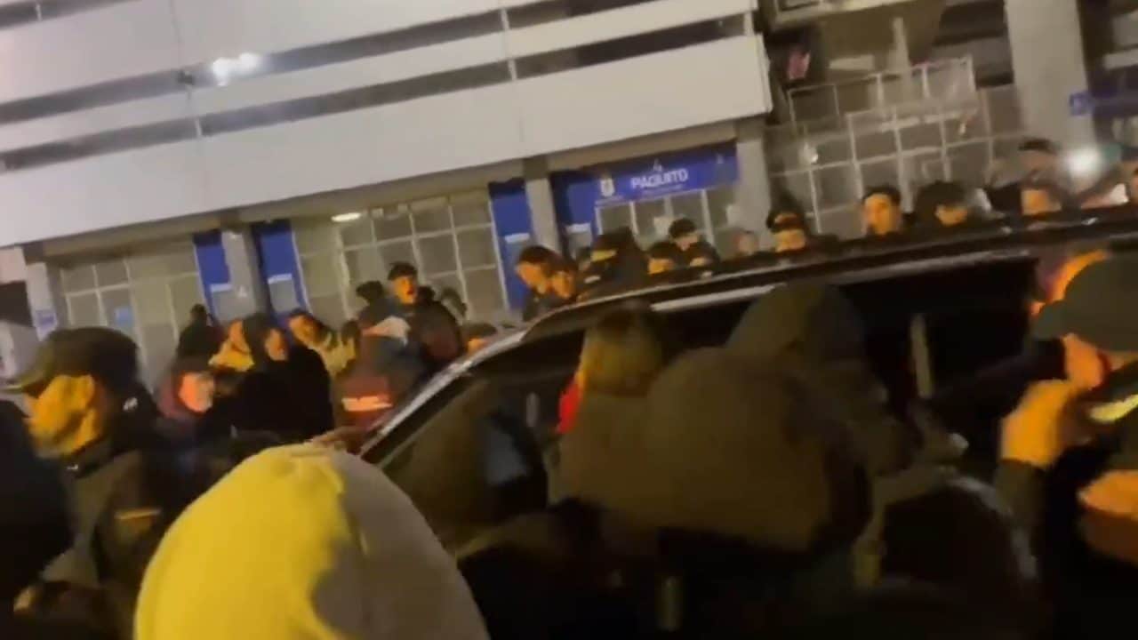 Paura per l'Oviedo: agguato dei tifosi alla propria squadra al rientro dalla sconfitta di Siviglia