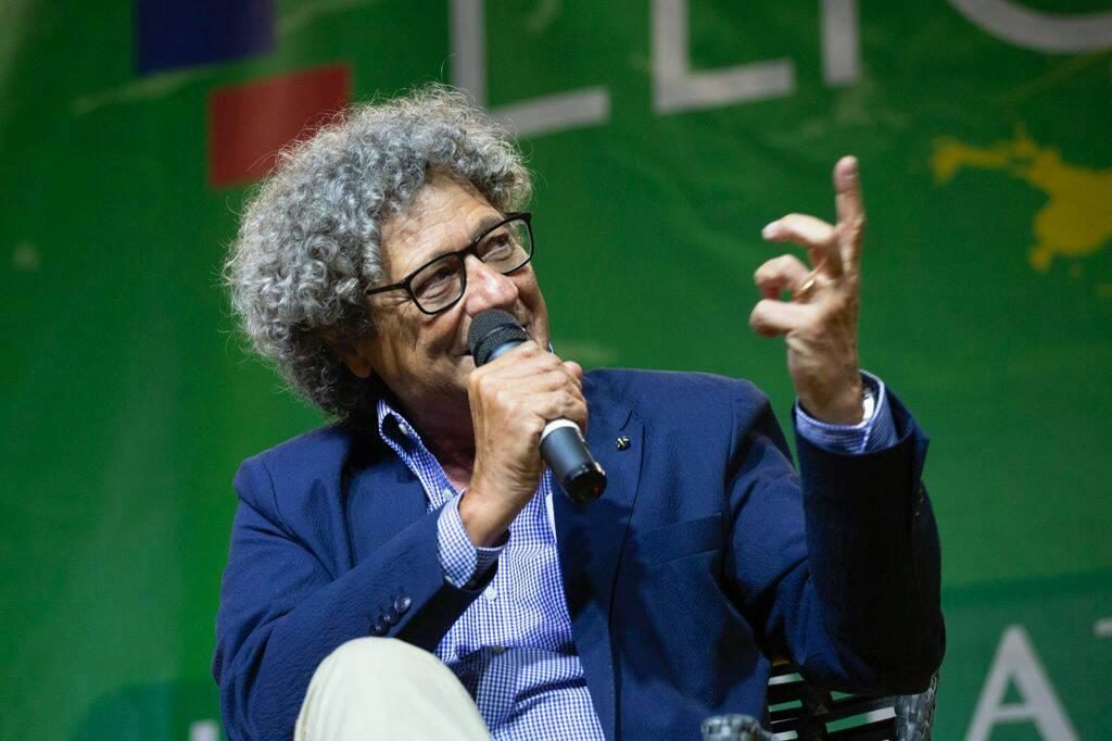 Riccardo Cucchi (da profilo ufficiale Facebook).