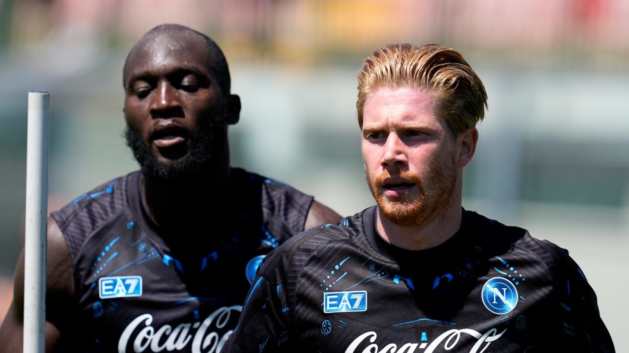 Il Napoli sfrutta una regola poco conosciuta della Champions per riempire il vuoto di De Bruyne