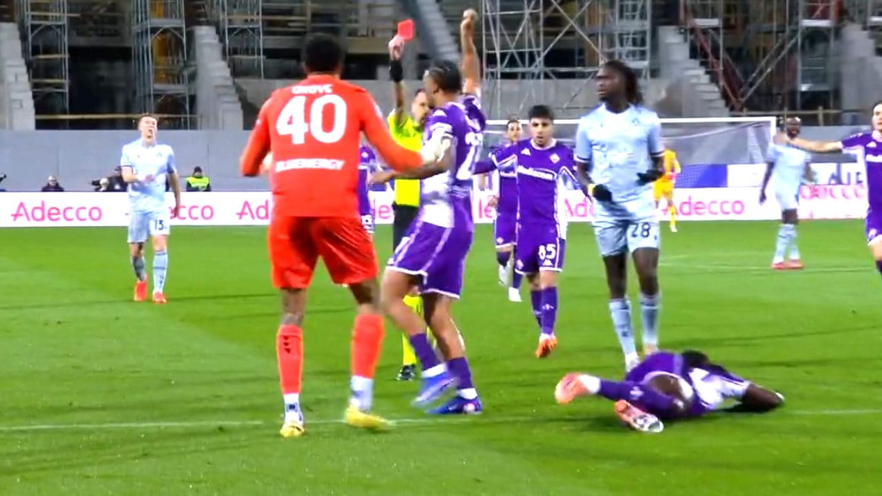 Intervento killer di Okoye in Fiorentina-Udinese: rosso diretto inevitabile, travolto Kean fuori area