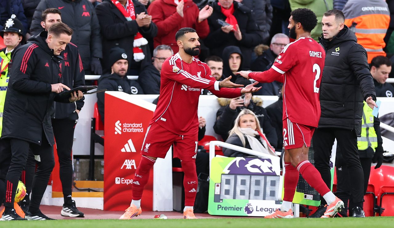 La reazione dei tifosi all'ingresso in campo di Salah con il Liverpool: hanno chiarito cosa pensano